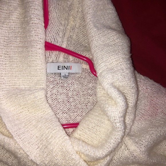 Rose themed lightweight sweater top - Picture 2 of 2